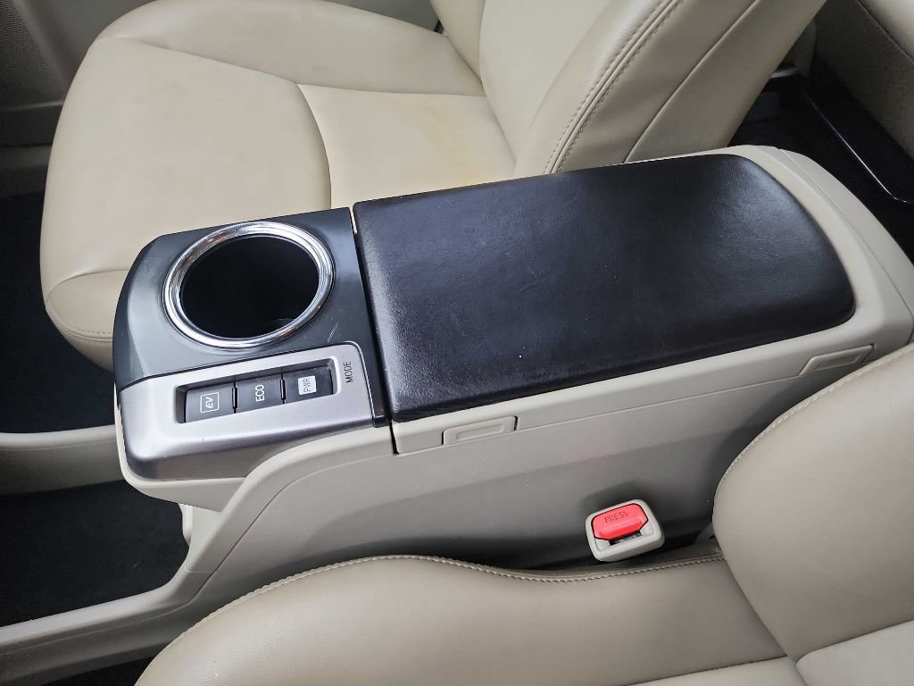Used 2015 Toyota Prius V Four FWD image 20