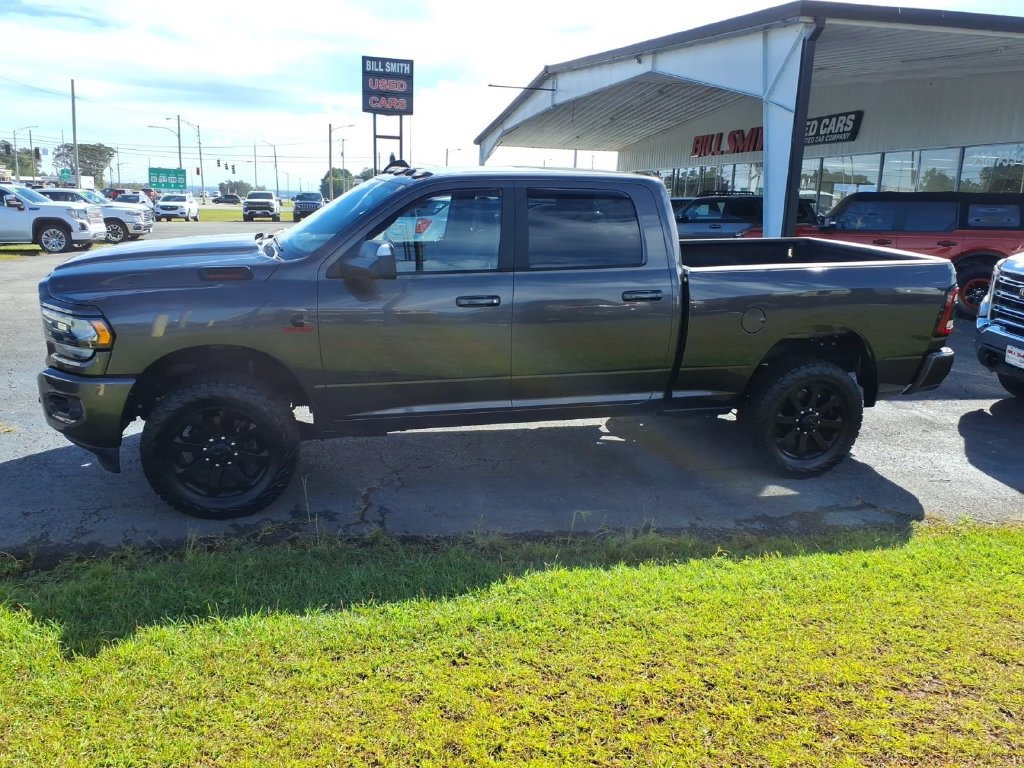 Used 2021 RAM 2500 Big Horn w/ Night Edition AWD/4WD image 4