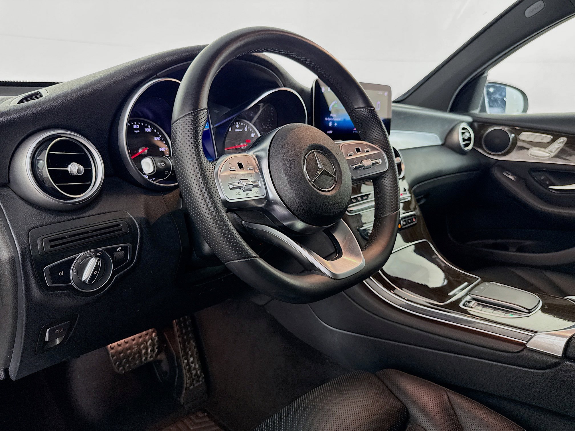 Used 2021 Mercedes-Benz GLC 300 4MATIC Coupe image 21