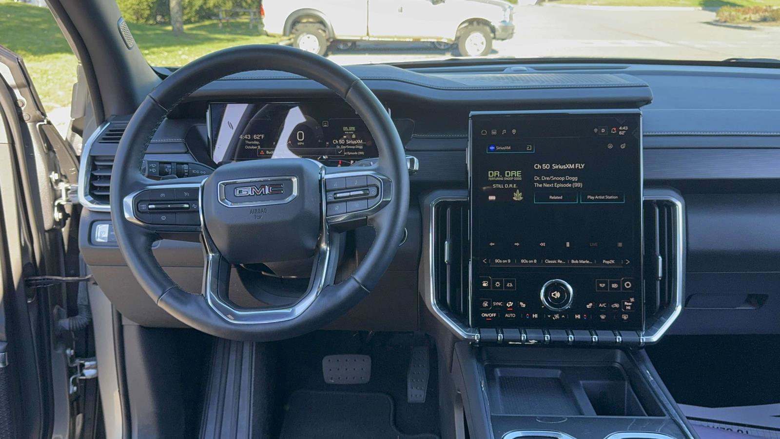 Used 2025 GMC Acadia Elevation image 11