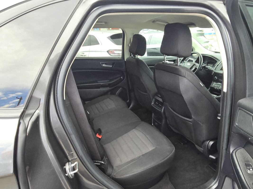 Used 2020 Ford Edge SE AWD/4WD image 32