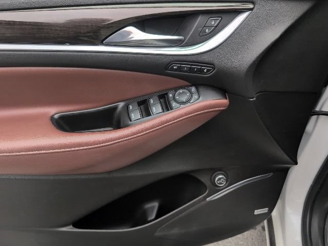 Used 2020 Buick Enclave Avenir w/ Avenir Technology Package AWD/4WD image 18