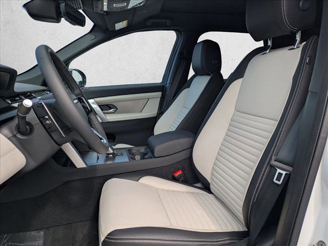 New 2026 Land Rover Discovery Sport Landmark image 4