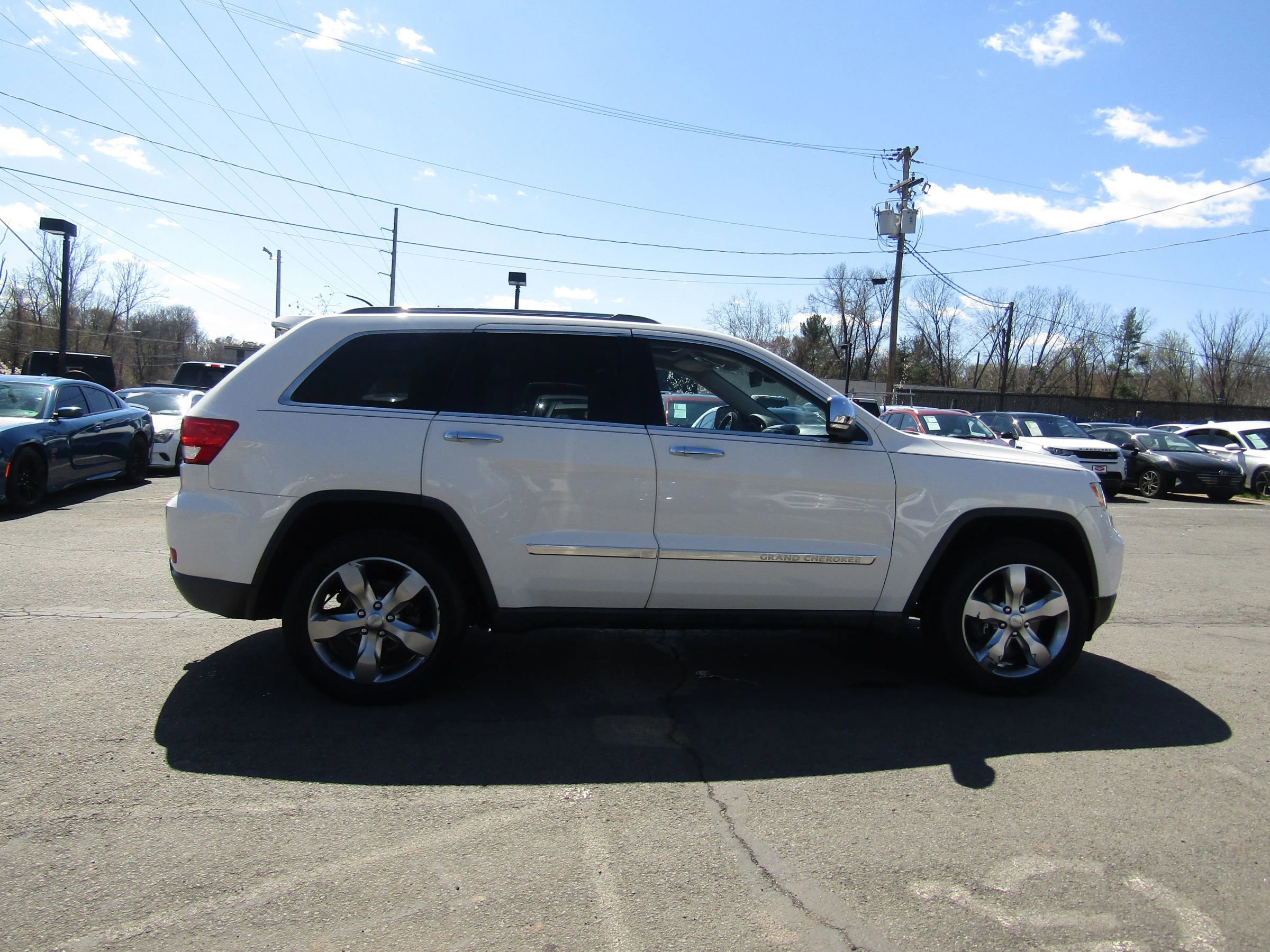 Used 2012 Jeep Grand Cherokee Overland image 8