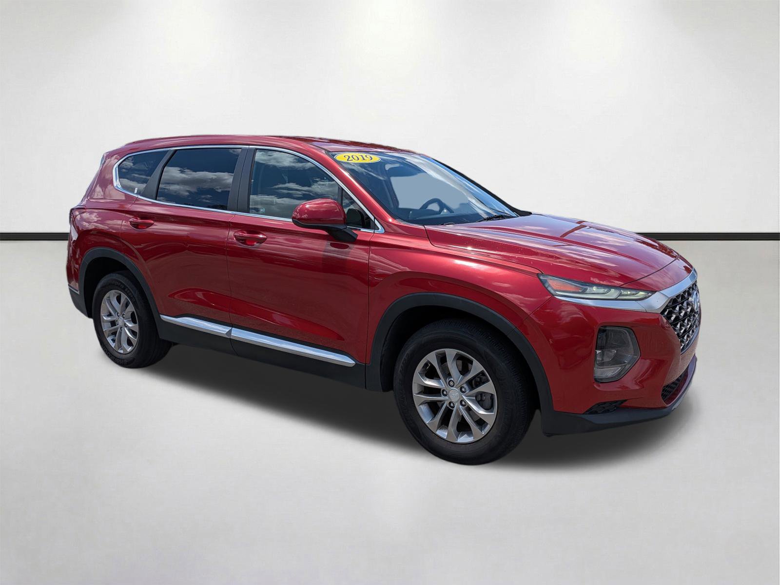 Used 2019 Hyundai Santa Fe SE FWD image 2
