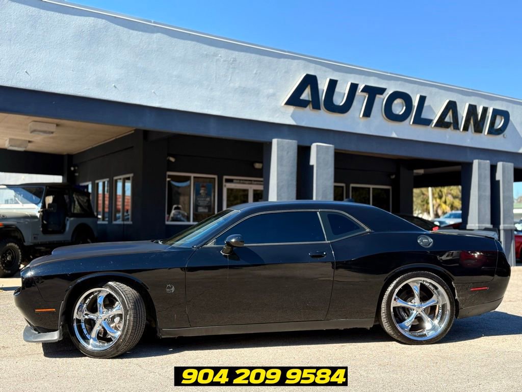 Used 2015 Dodge Challenger R/T Scat Pack w/ Scat Pack Appearance Package RWD image 4