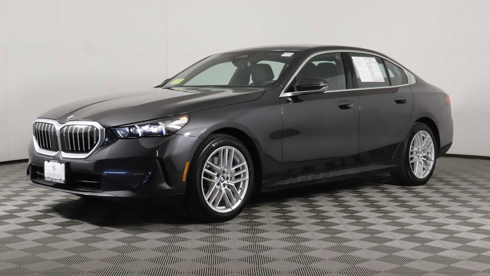 Used 2024 BMW 530i xDrive w/ Premium Package AWD/4WD image 3