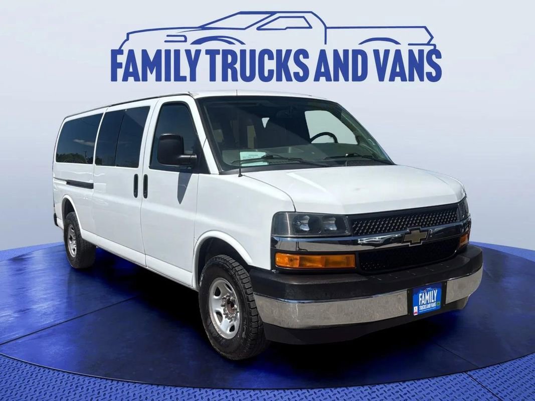Used 2019 Chevrolet Express 3500 LS w/ Chrome Appearance Package RWD image 7