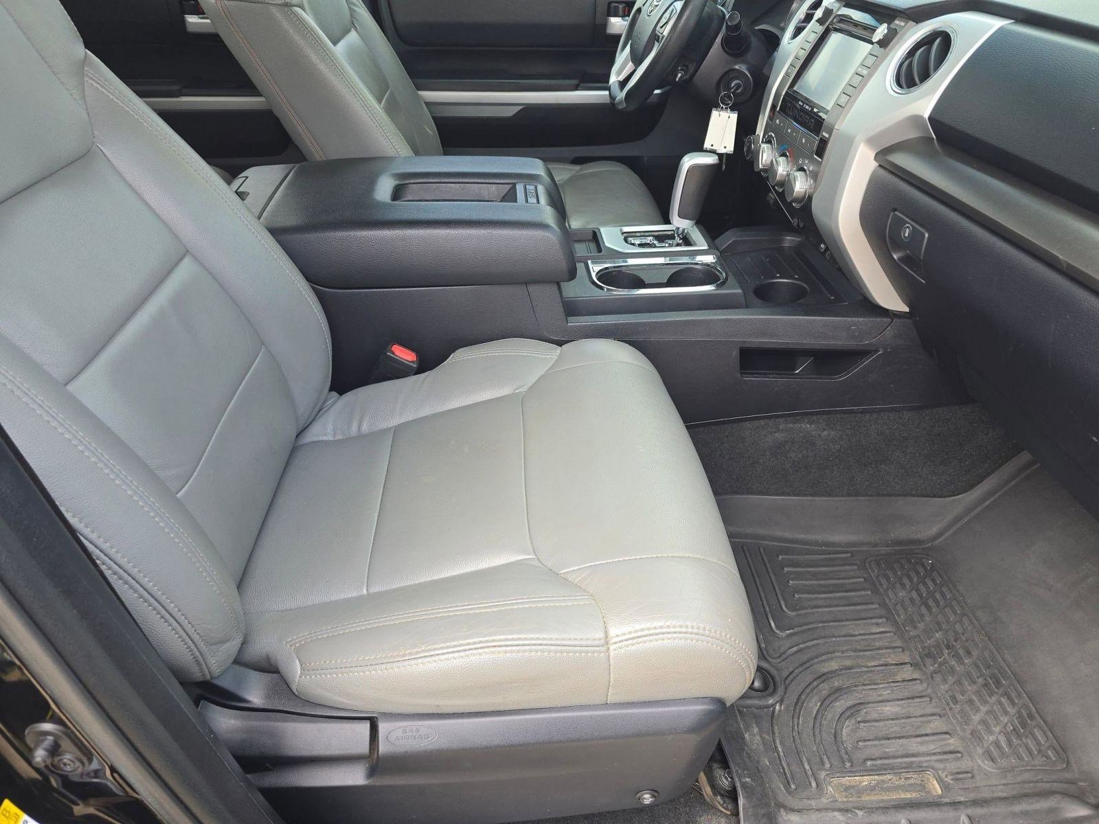 Used 2017 Toyota Tundra SR5 w/ SR5 Upgrade Package image 32