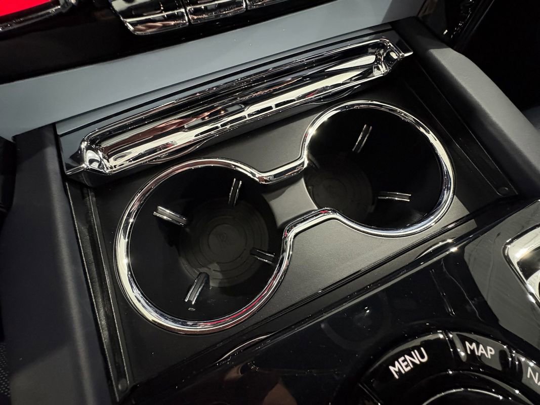 Used 2024 Rolls-Royce Cullinan Black Badge w/ Leather Finishing Pack image 27