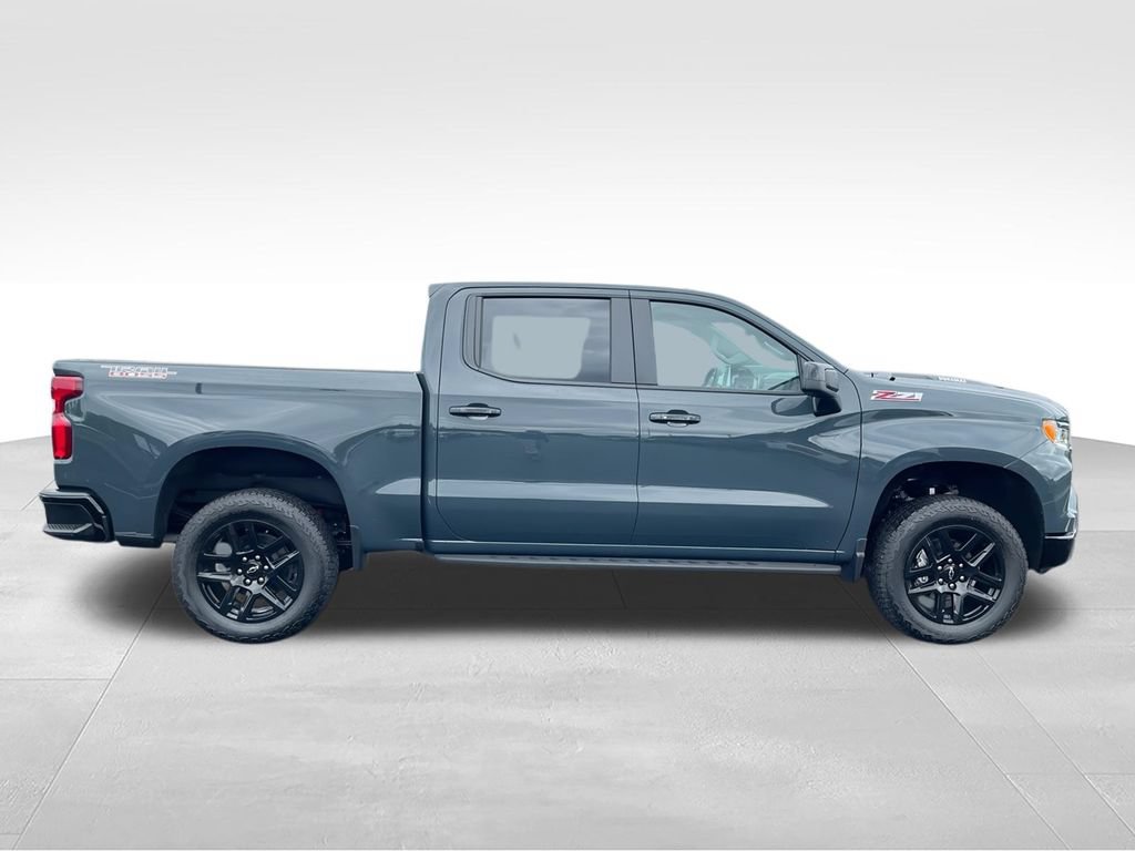 Used 2025 Chevrolet Silverado 1500 LT Trail Boss w/ Convenience Package II AWD/4WD image 9