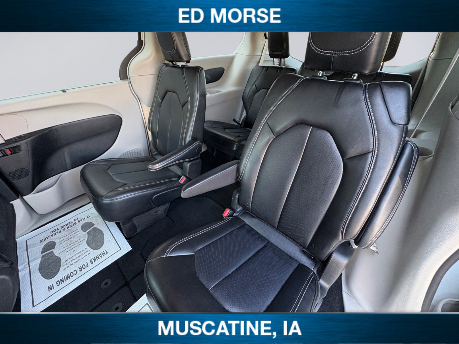 Used 2024 Chrysler Pacifica Touring-L FWD image 13