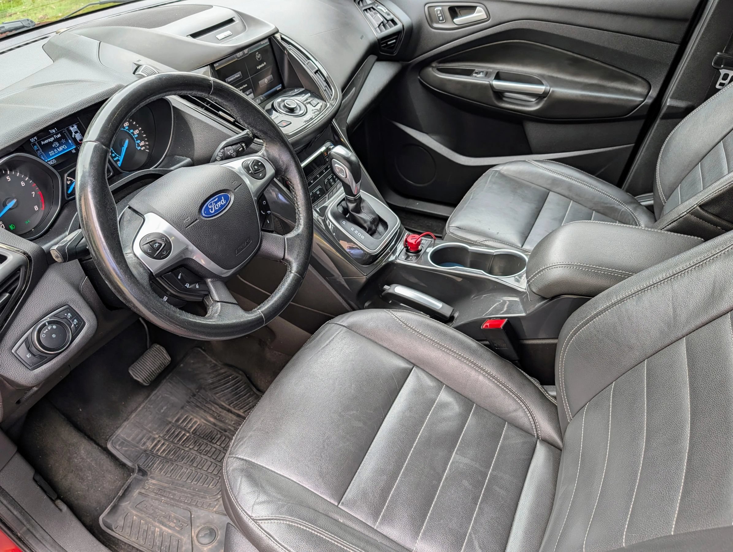 Used 2014 Ford Escape Titanium w/ Equipment Group 401A AWD/4WD image 12