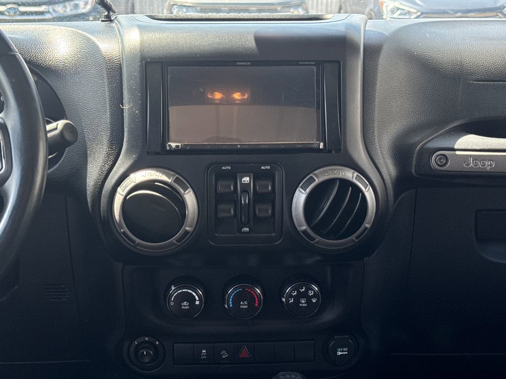 Used 2014 Jeep Wrangler Unlimited Sport w/ Quick Order Package 24S AWD/4WD image 18