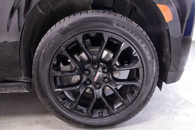 Used 2023 GMC Yukon Denali image 12