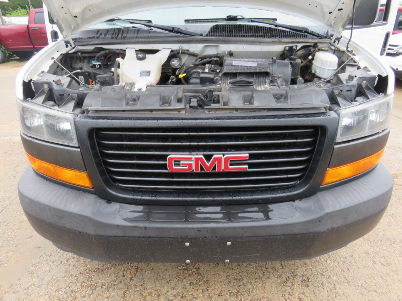 Used 2019 GMC Savana 2500 w/ Driver Convenience Package image 32
