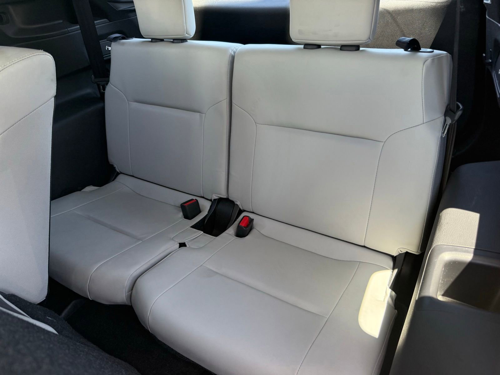 Used 2025 Mitsubishi Outlander SE FWD image 13