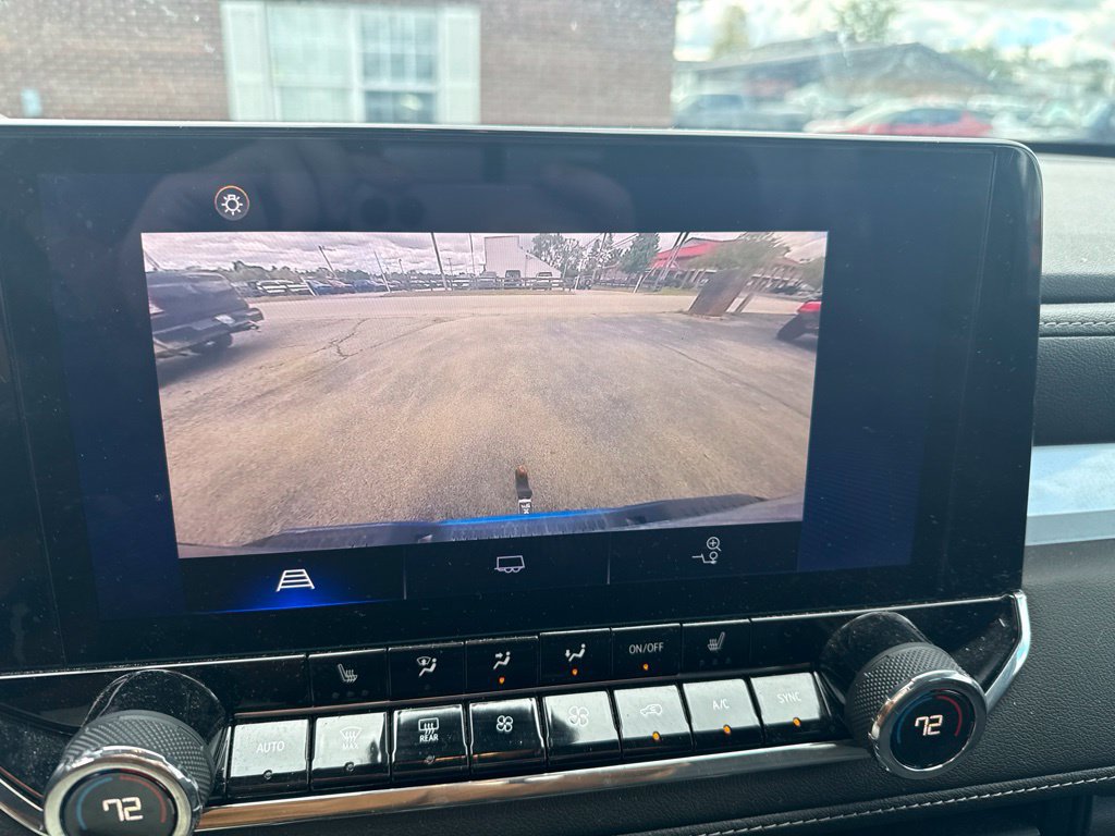 Used 2023 Chevrolet Colorado LT w/ LT Convenience Package III AWD/4WD image 8