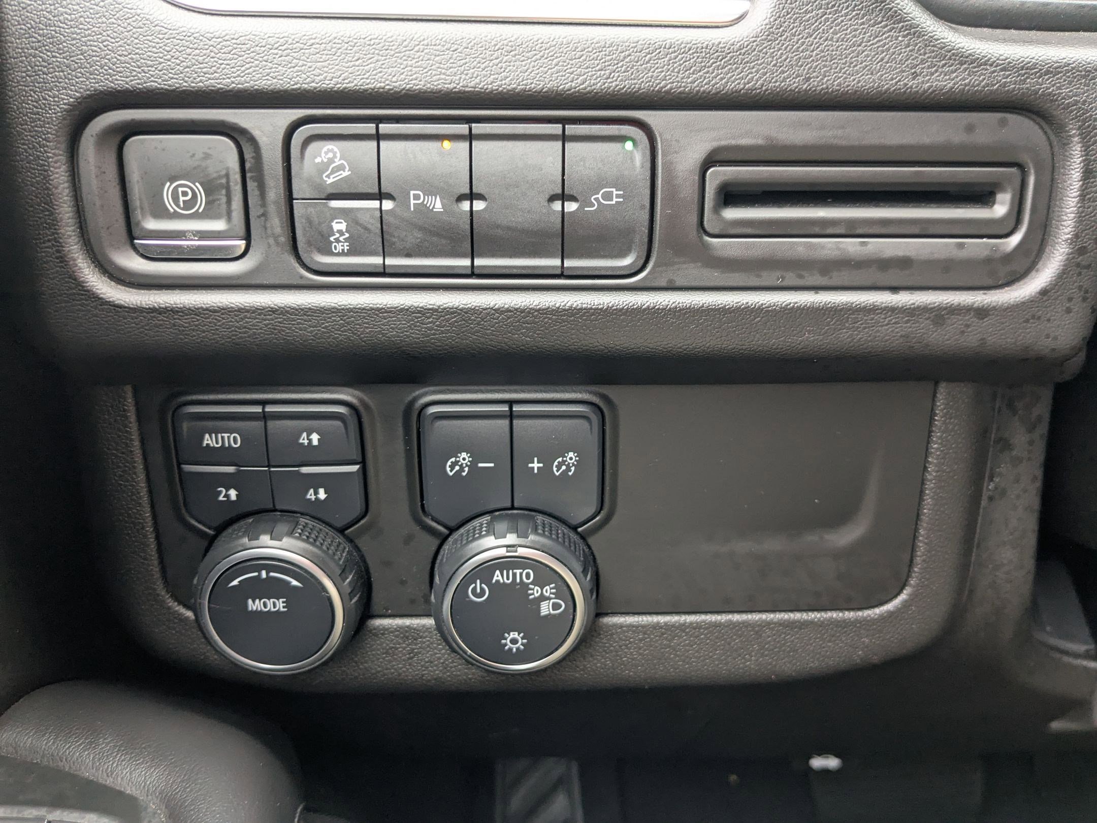 Used 2021 Chevrolet Tahoe Z71 w/ Rear Media and Nav Package image 17