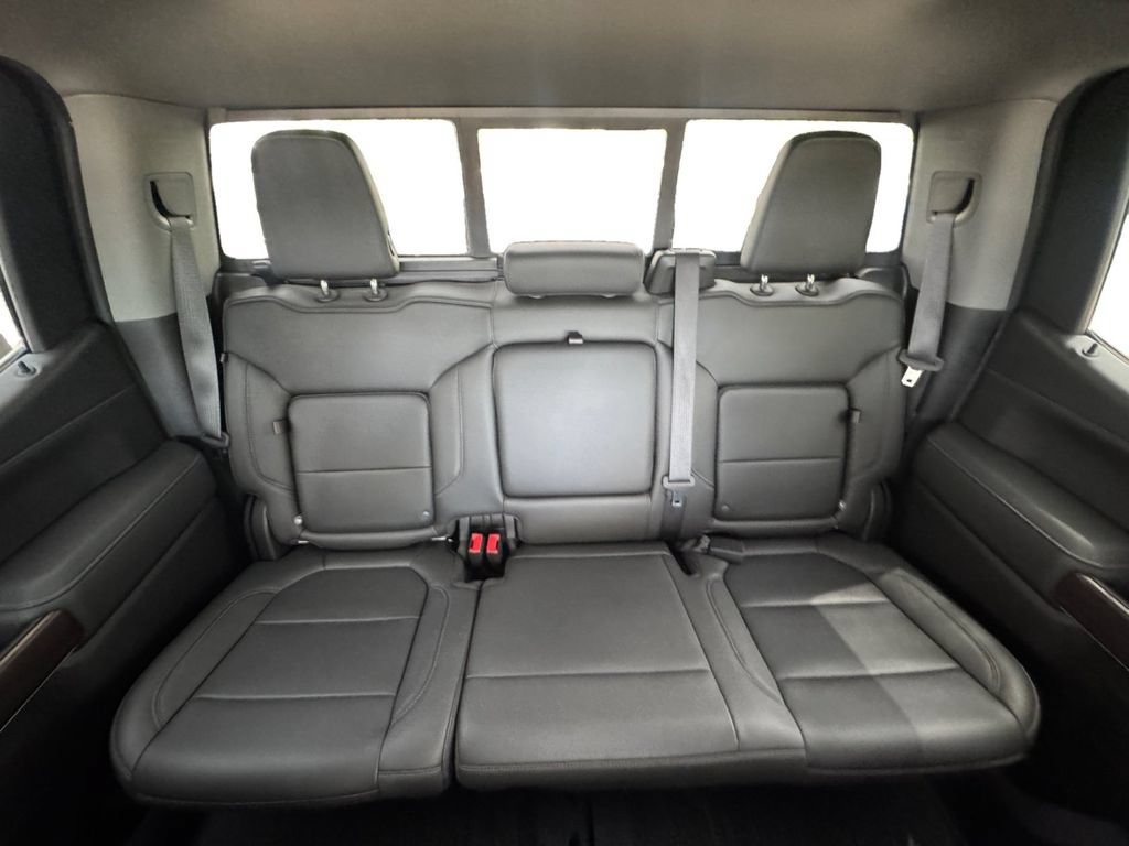 Used 2020 GMC Sierra 1500 SLT RWD image 17
