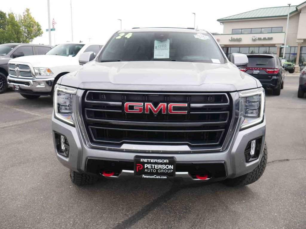Used 2024 GMC Yukon XL AT4 w/ Technology Package AWD/4WD image 4