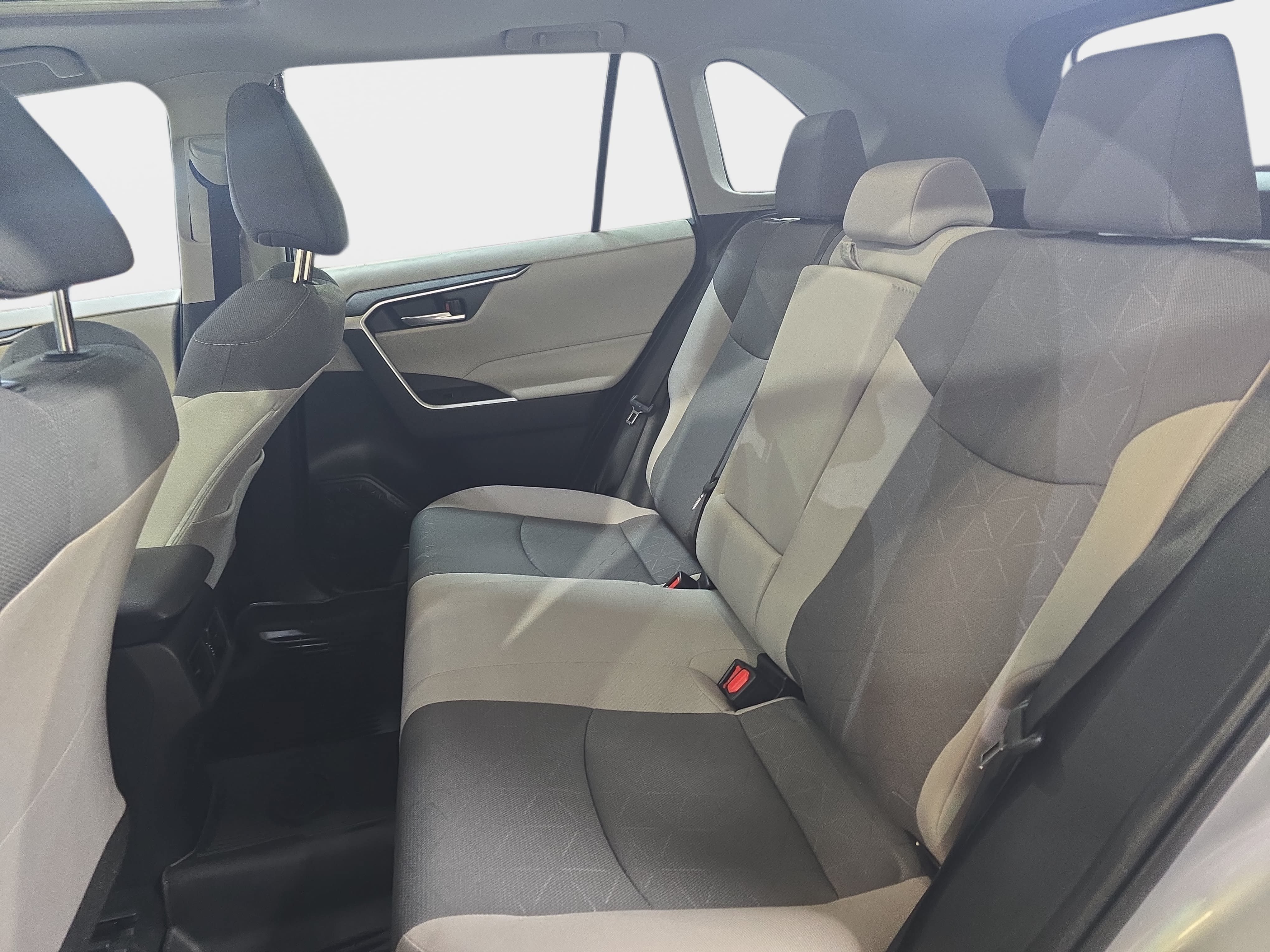 Used 2024 Toyota RAV4 XLE w/ Convenience Package FWD image 11