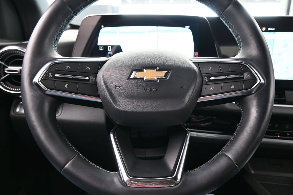 Used 2026 Chevrolet Equinox LT FWD image 24