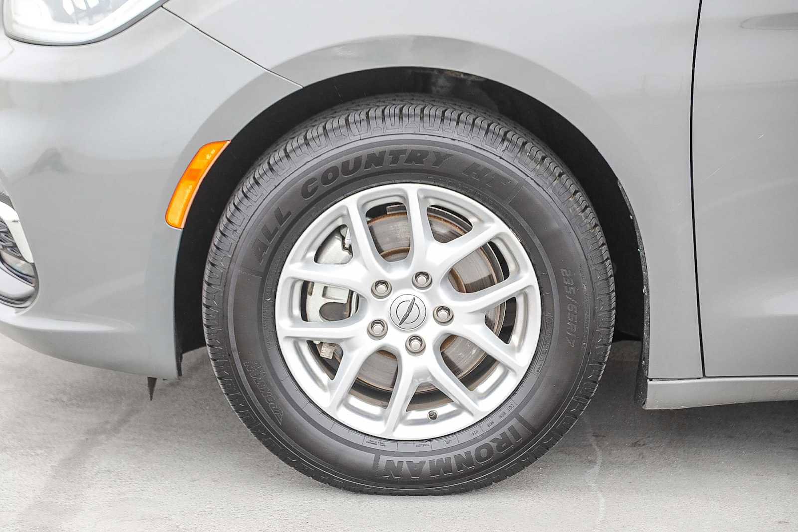 Used 2022 Chrysler Pacifica Touring-L image 10