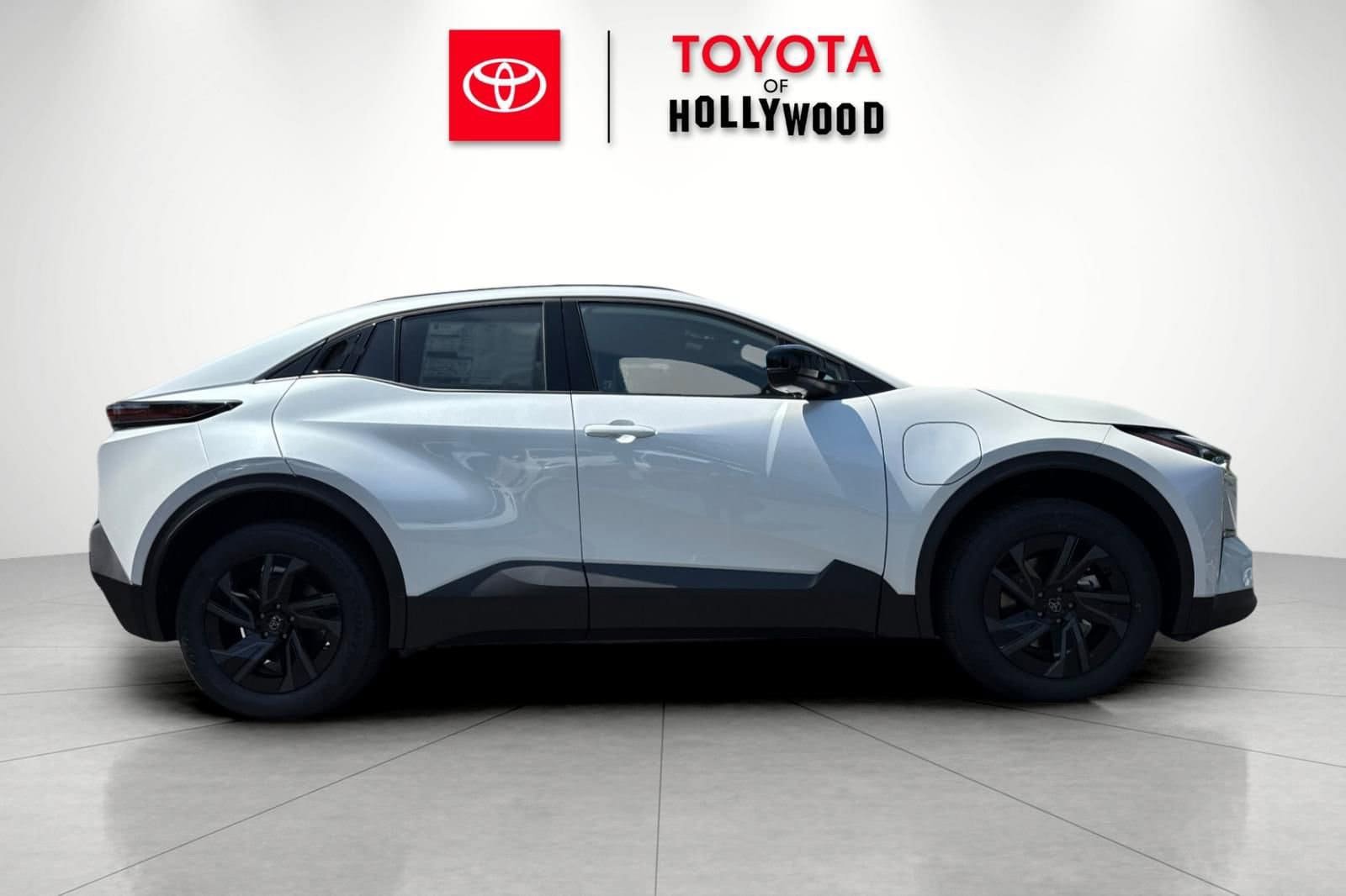 New 2026 Toyota C-HR AWD/4WD image 3