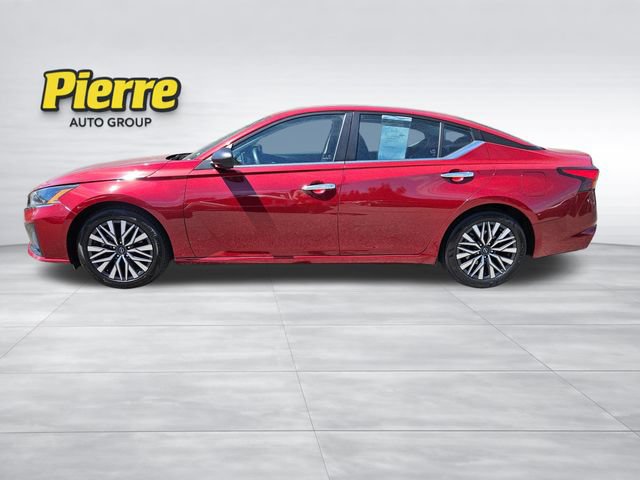 Used 2024 Nissan Altima 2.5 SV FWD image 2