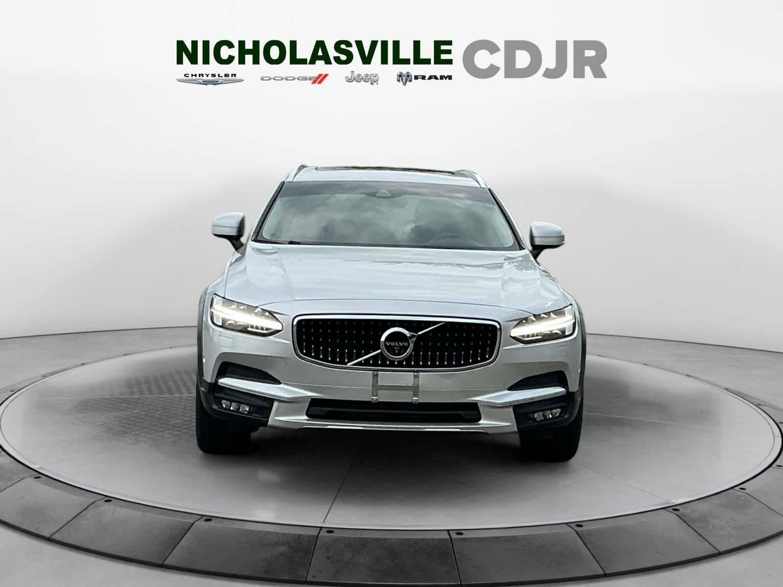 Used 2018 Volvo V90 T5 Cross Country w/ Convenience Package AWD/4WD image 8