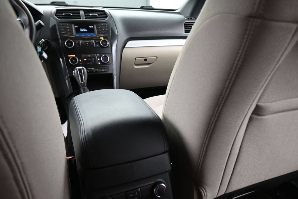 Used 2018 Ford Explorer 4WD w/ Class II Trailer Tow Package image 42