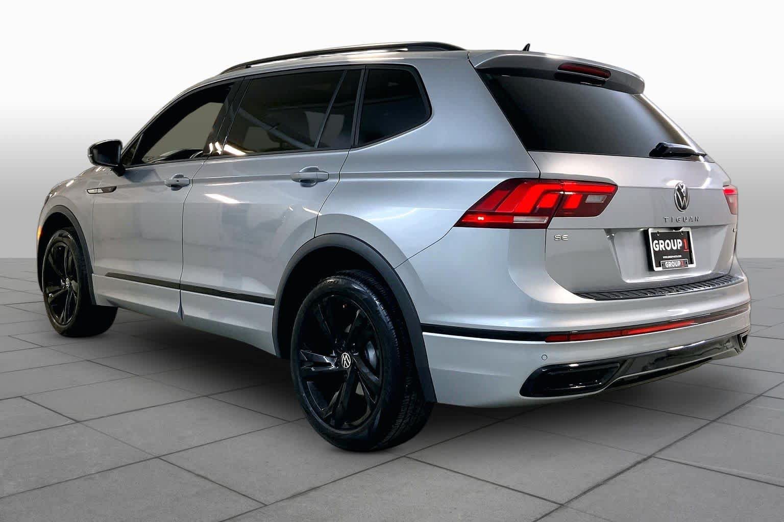 Used 2024 Volkswagen Tiguan SE R-Line AWD/4WD image 11