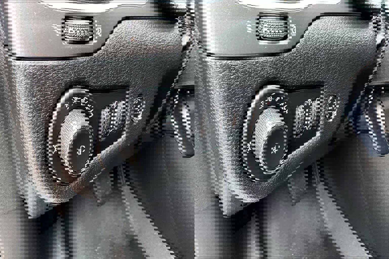 Used 2019 Jeep Cherokee Limited image 33