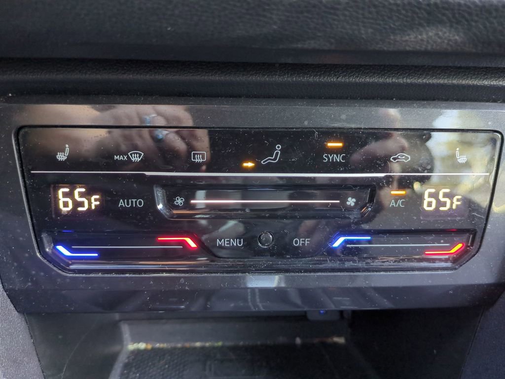 Used 2023 Volkswagen Tiguan SE R-Line image 27