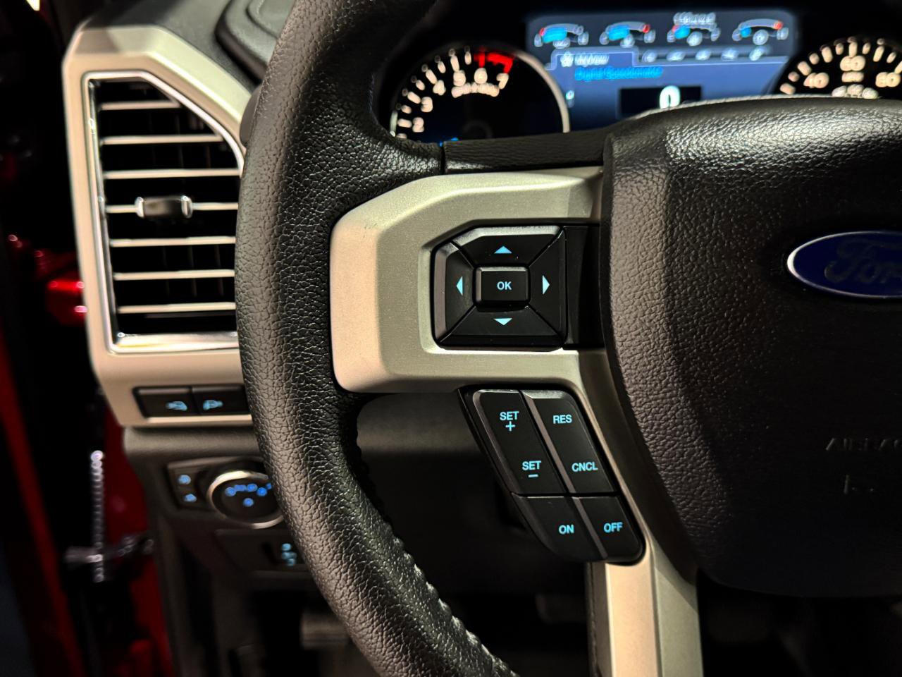 Used 2015 Ford F150 Lariat w/ Equipment Group 502A Luxury RWD image 21