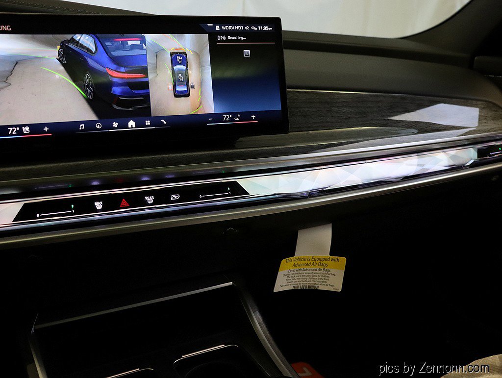 Used 2026 BMW 750e xDrive image 25