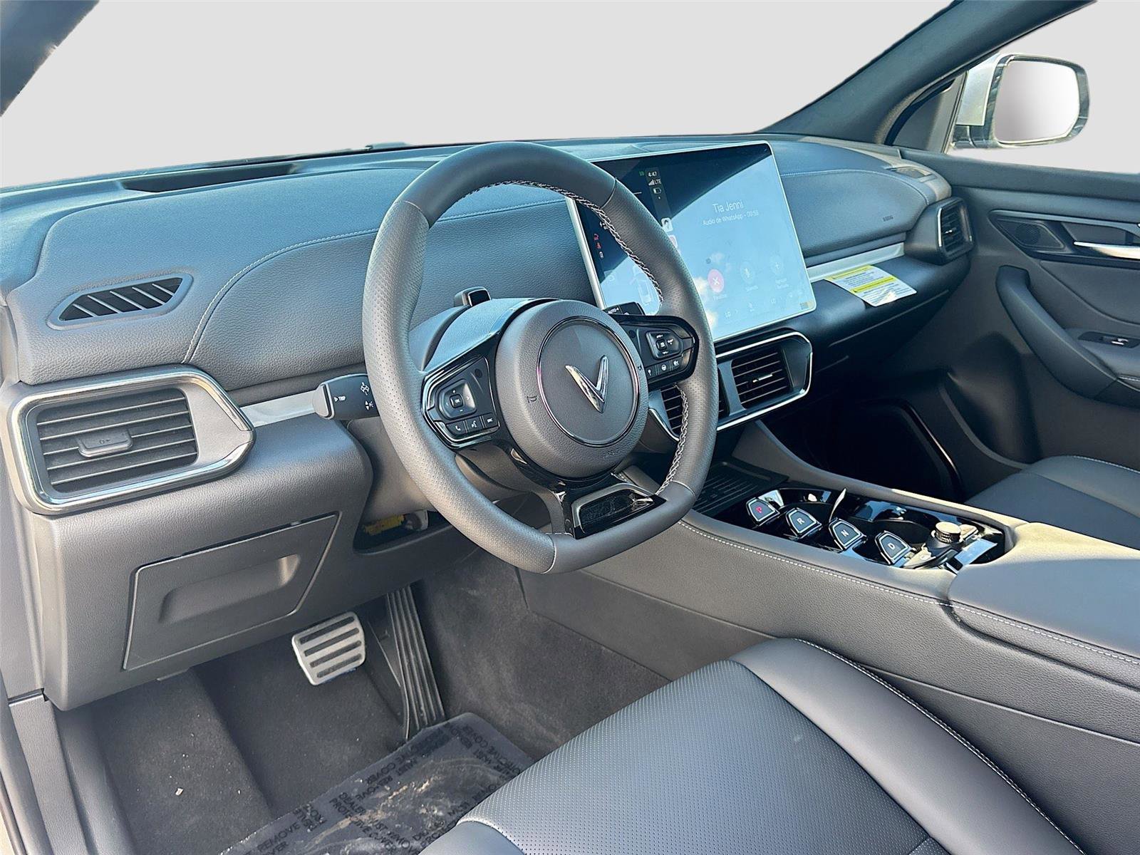 New 2025 VinFast VF 8 Plus image 9