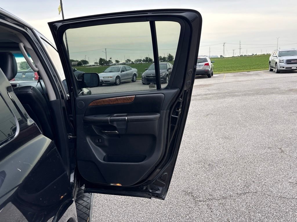 Used 2010 Nissan Armada Platinum w/ Captain Seat Pkg AWD/4WD image 12