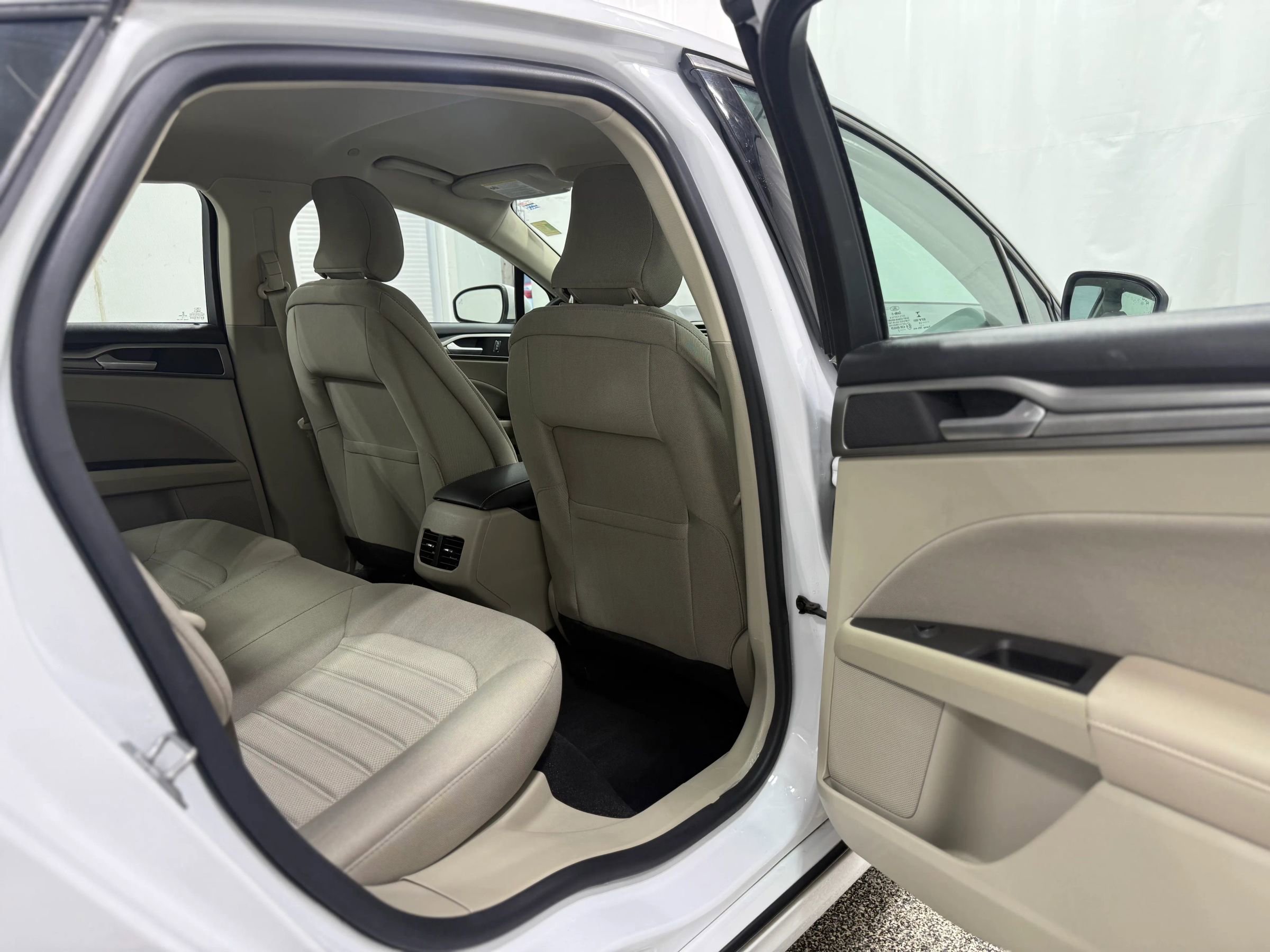 Used 2019 Ford Fusion SE image 26