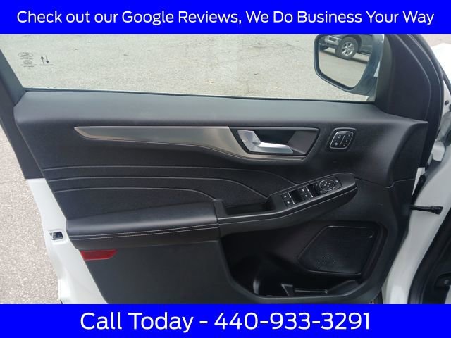 Certified 2022 Ford Escape Titanium w/ Class II Trailer Tow Package image 30