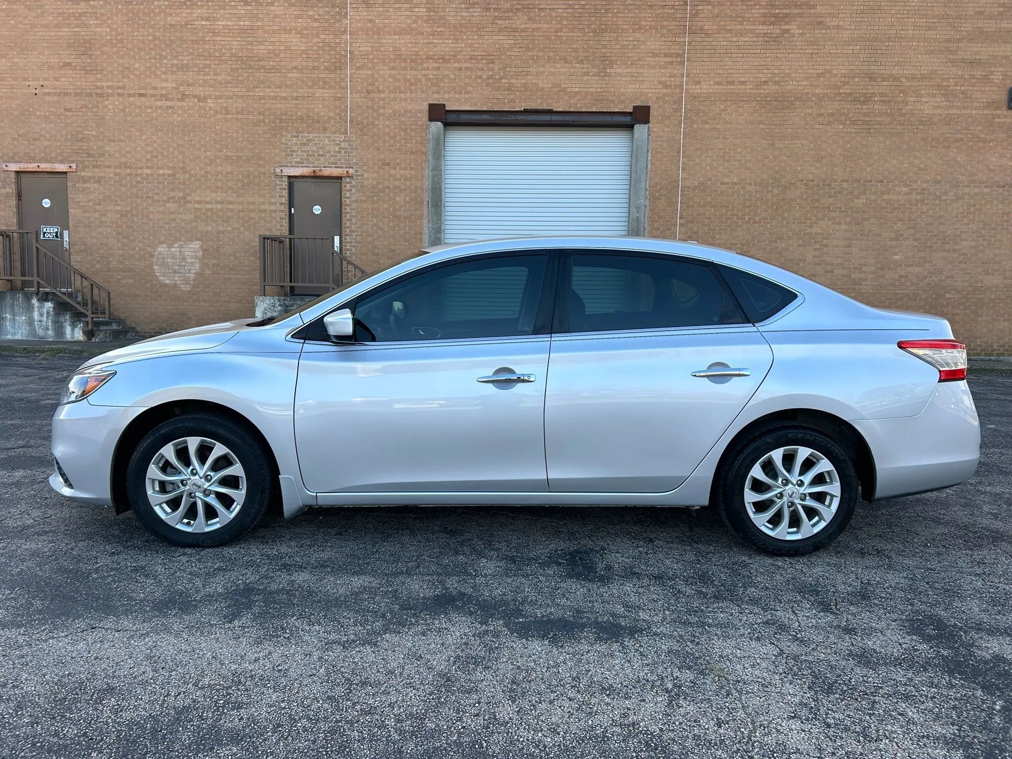 Used 2018 Nissan Sentra SV image 2