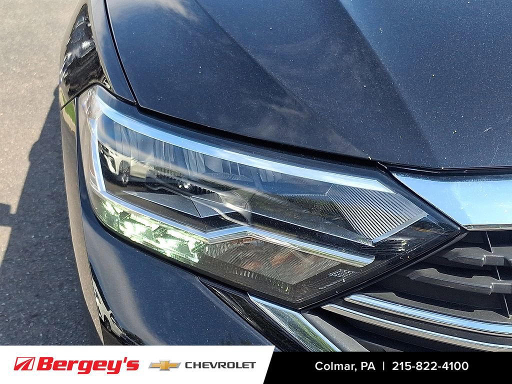 Used 2024 Volkswagen Jetta SE image 10