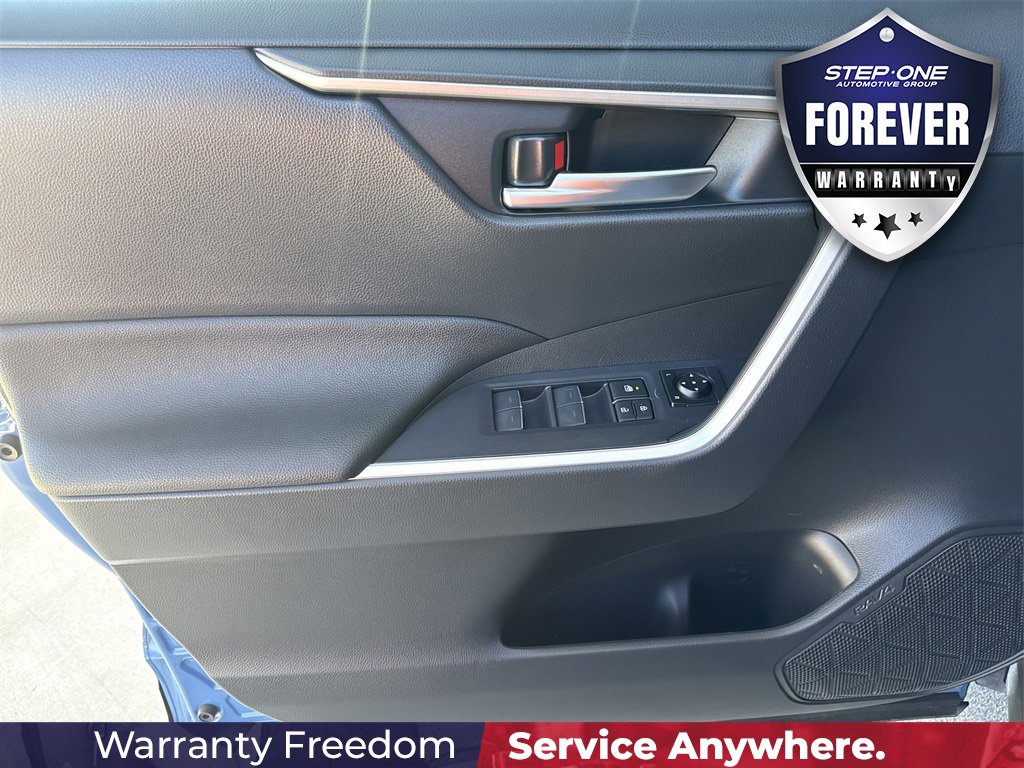 Used 2024 Toyota RAV4 SE image 19