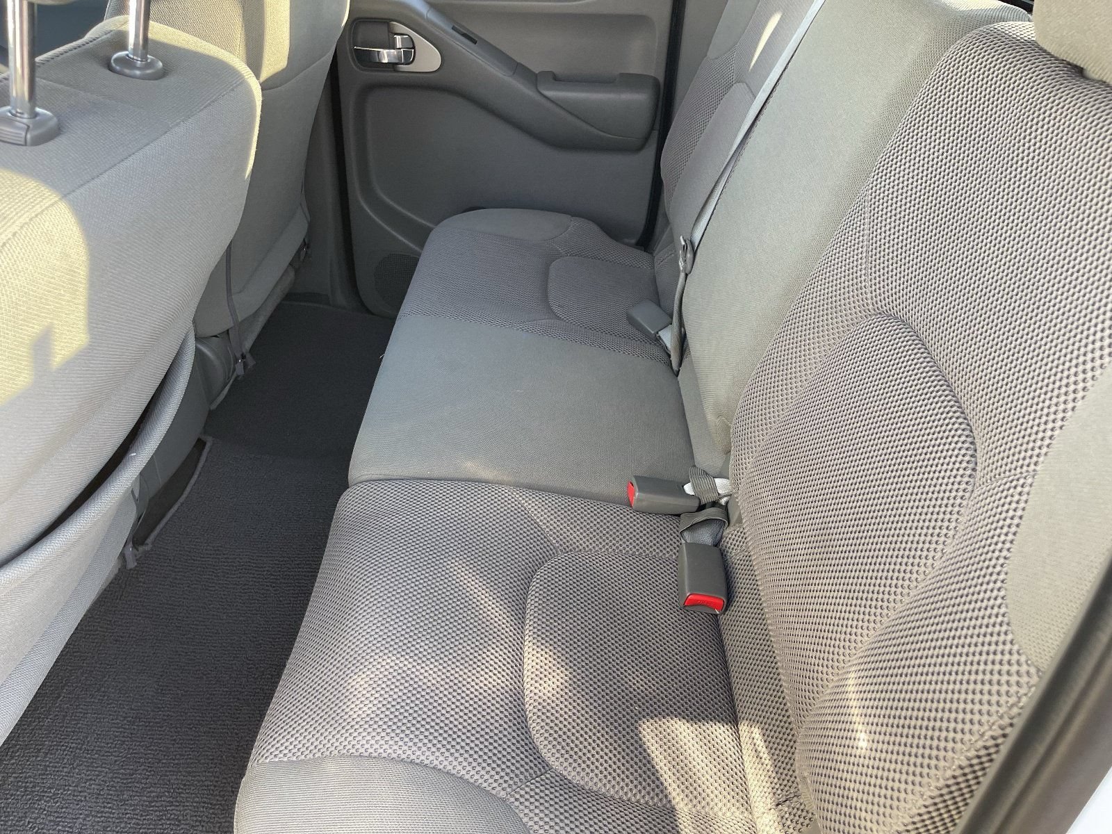 Used 2020 Nissan Frontier SV w/ Midnight Edition Floor Mats RWD image 18
