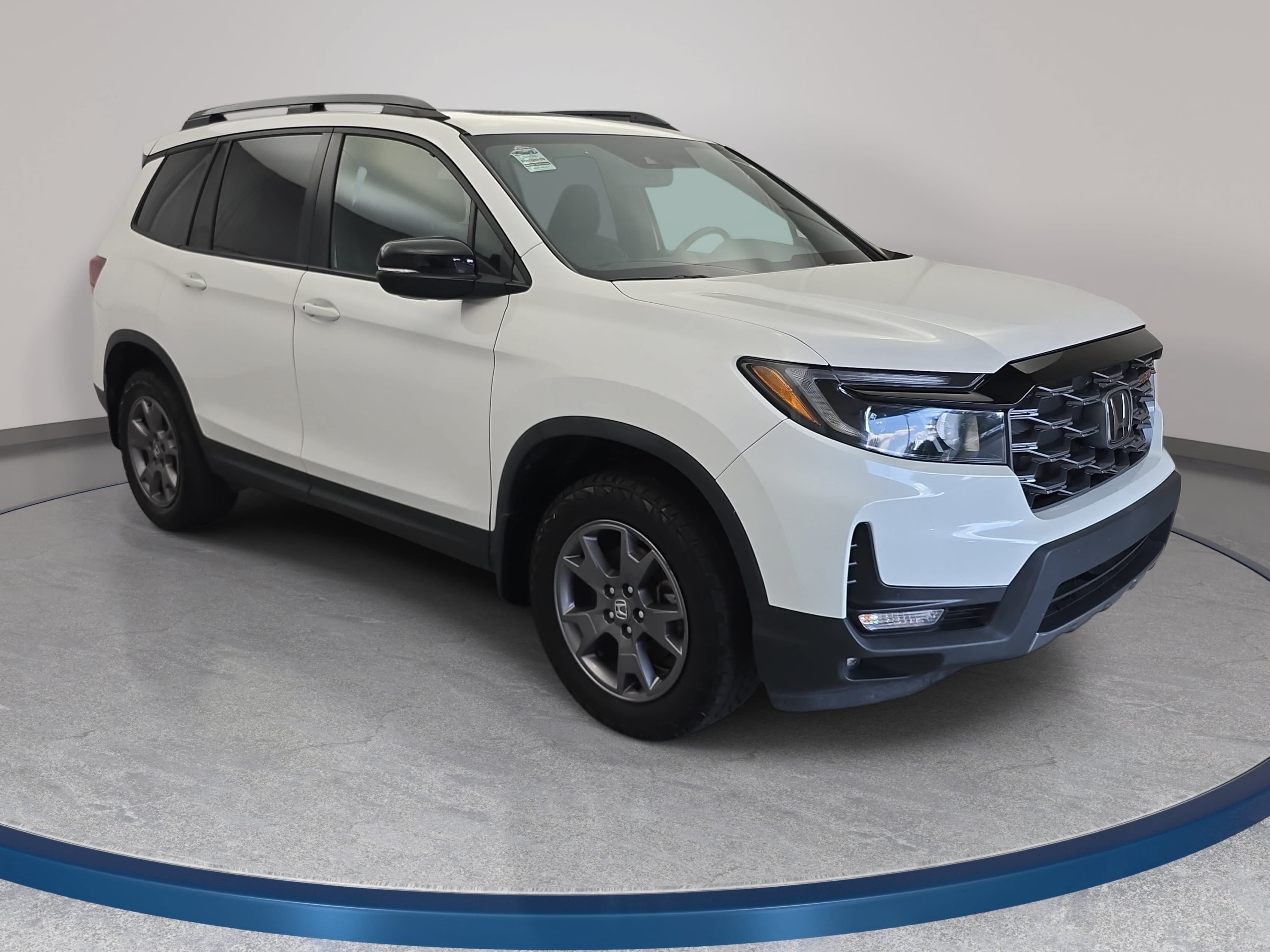 Used 2024 Honda Passport TrailSport image 3