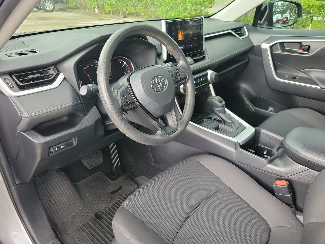Used 2024 Toyota RAV4 LE FWD image 15