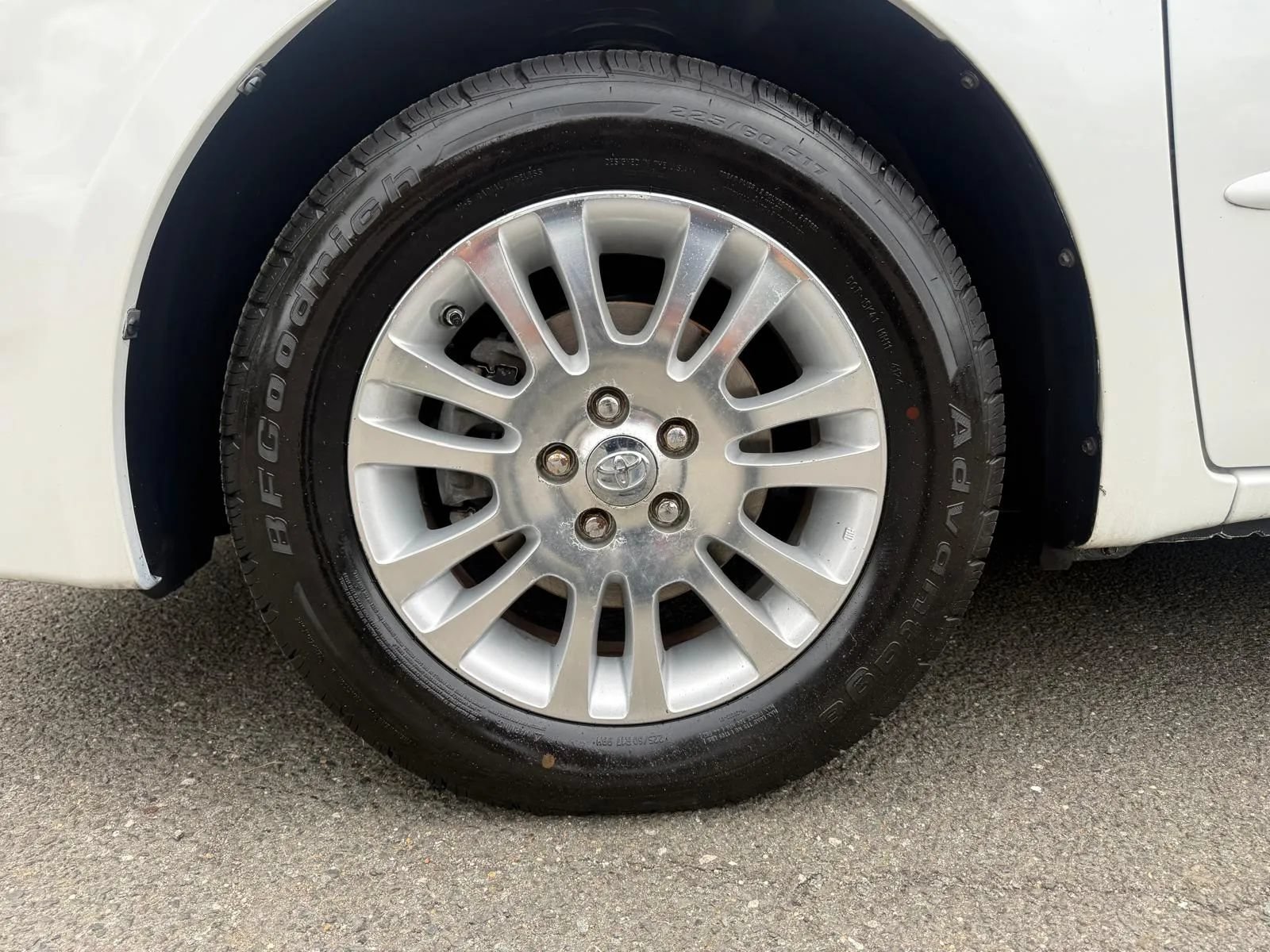 Used 2009 Toyota Sienna XLE FWD image 28
