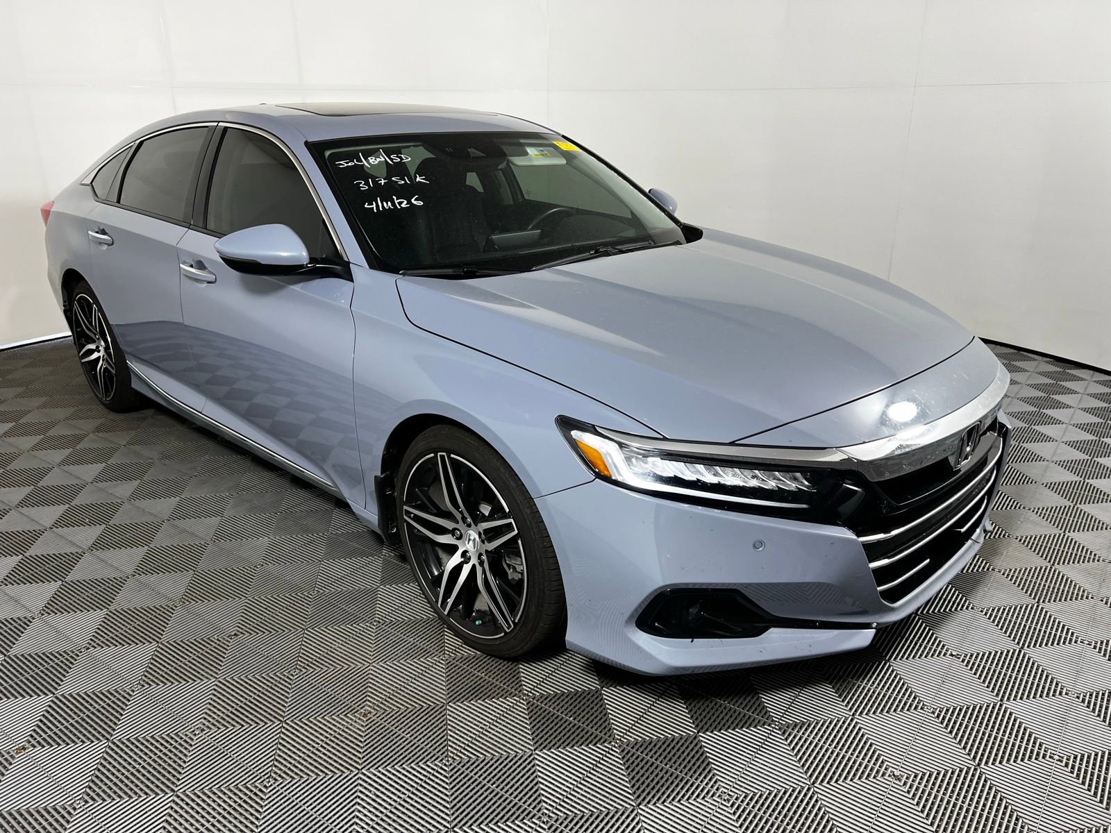 Used 2021 Honda Accord Touring image 3