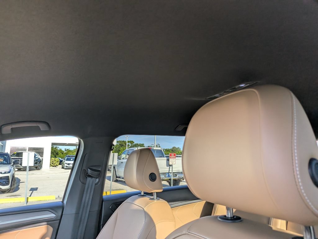 Used 2023 Volkswagen Tiguan SE FWD image 18